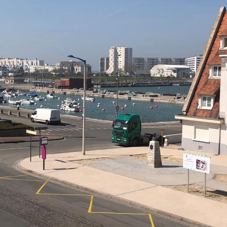 Chambres privées Calais Ferry-Port-Place d'armes - Chambre Double - 13