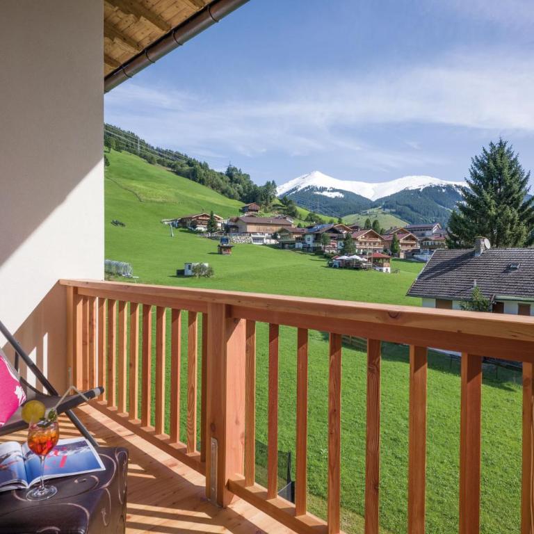 Hotel Maria Theresia - Classic Doppelzimmer mit Balkon - 4