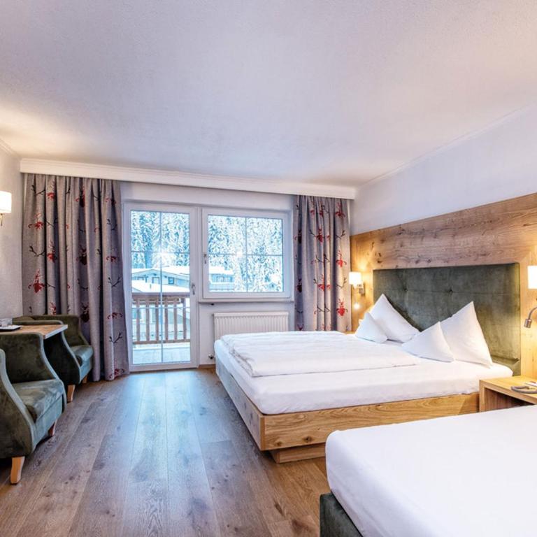 Hotel Maria Theresia - Classic Doppelzimmer mit Balkon - 3