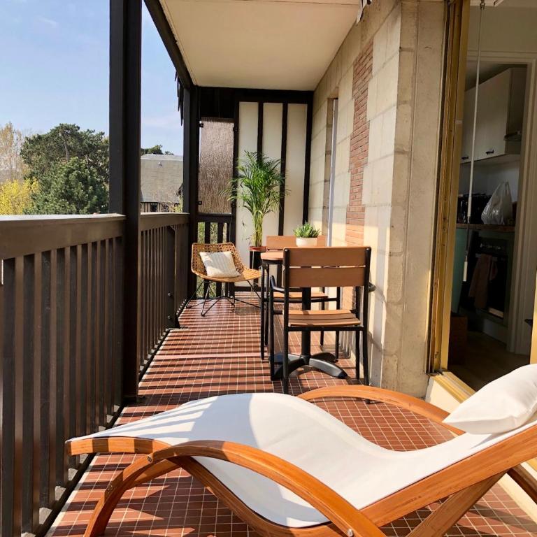 Beau studio terrasse vue jardin - à 2 pas de la mer - Monolocale con Terrazza - 1