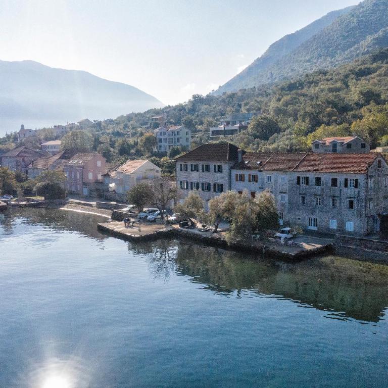 The Stone House, Prcanj 165 - Three-Bedroom Apartment with Sea View - 1