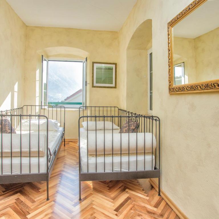 The Stone House, Prcanj 165 - Three-Bedroom Apartment with Sea View - 22