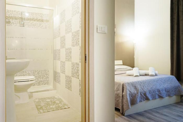 Affittacamere Romina - Double Room with Private Bathroom - 11
