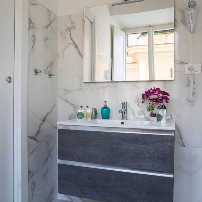 Pink Intimate Jacuzzi Suite Trastevere - Monolocale Superior - 9