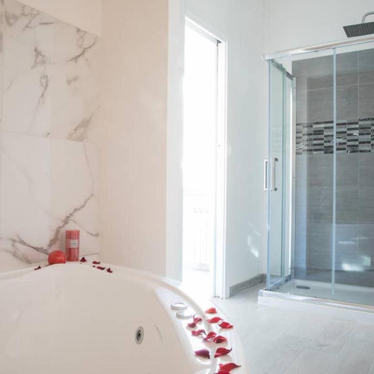 Pink Intimate Jacuzzi Suite Trastevere - Monolocale Superior - 11