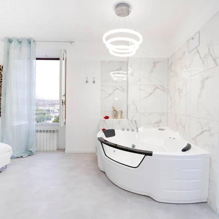 White Panoramic Jacuzzi Suite Trastevere - Monolocale Superior - 1
