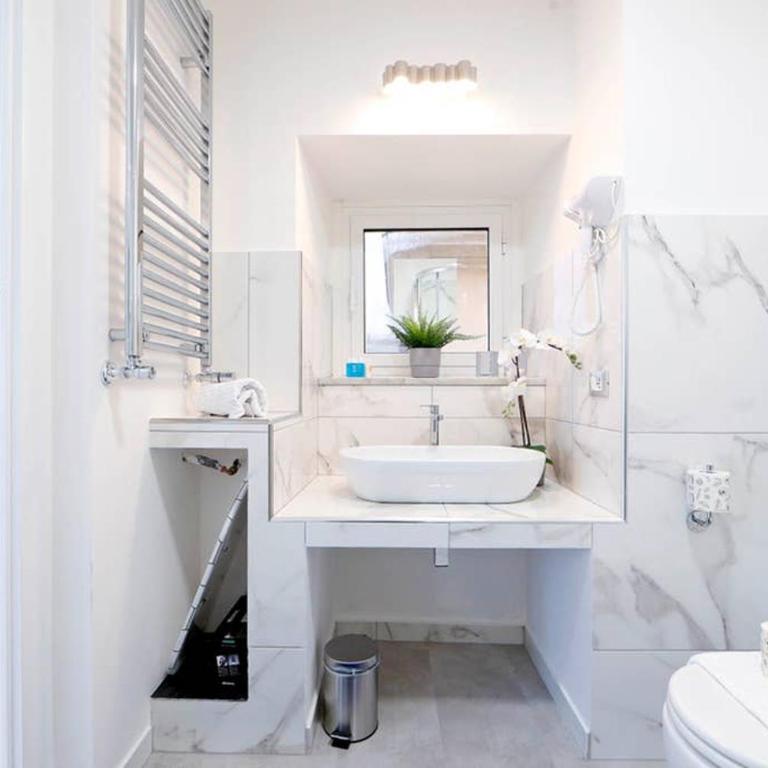 White Panoramic Jacuzzi Suite Trastevere - Monolocale Superior - 7