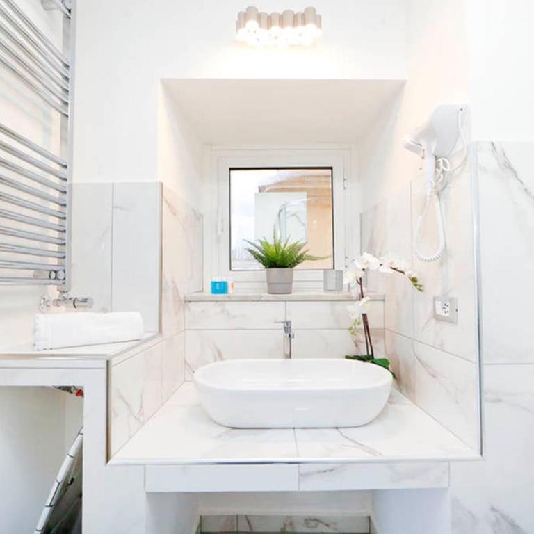 White Panoramic Jacuzzi Suite Trastevere - Monolocale Superior - 13