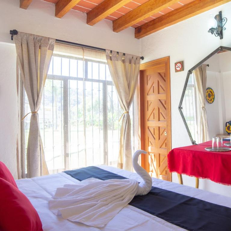 Valle Dorado - Deluxe King Room - 3
