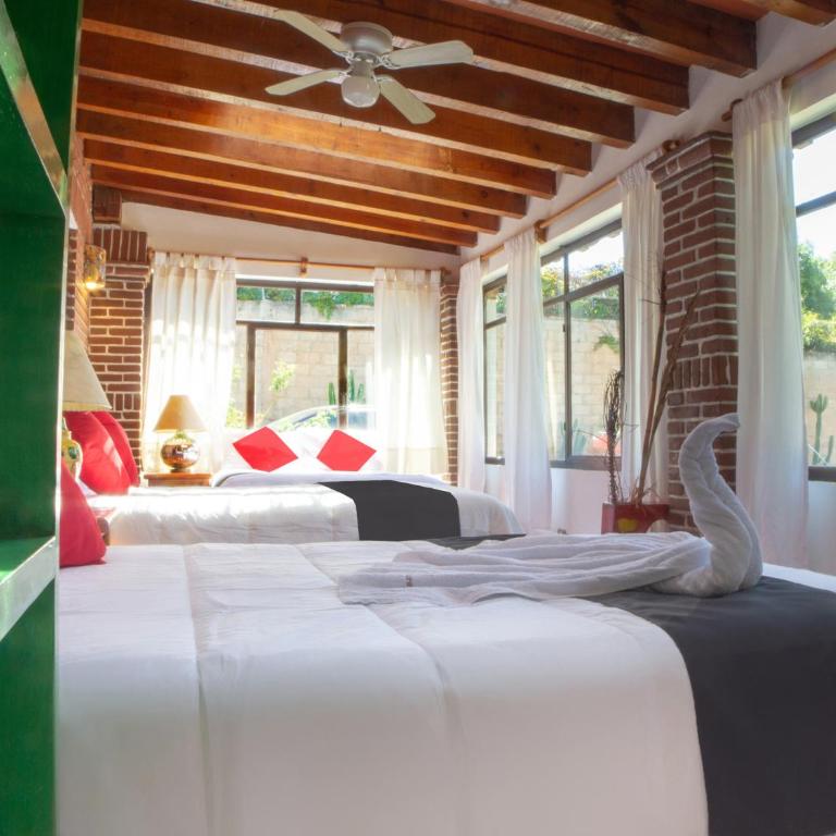 Valle Dorado - Family Room - 1