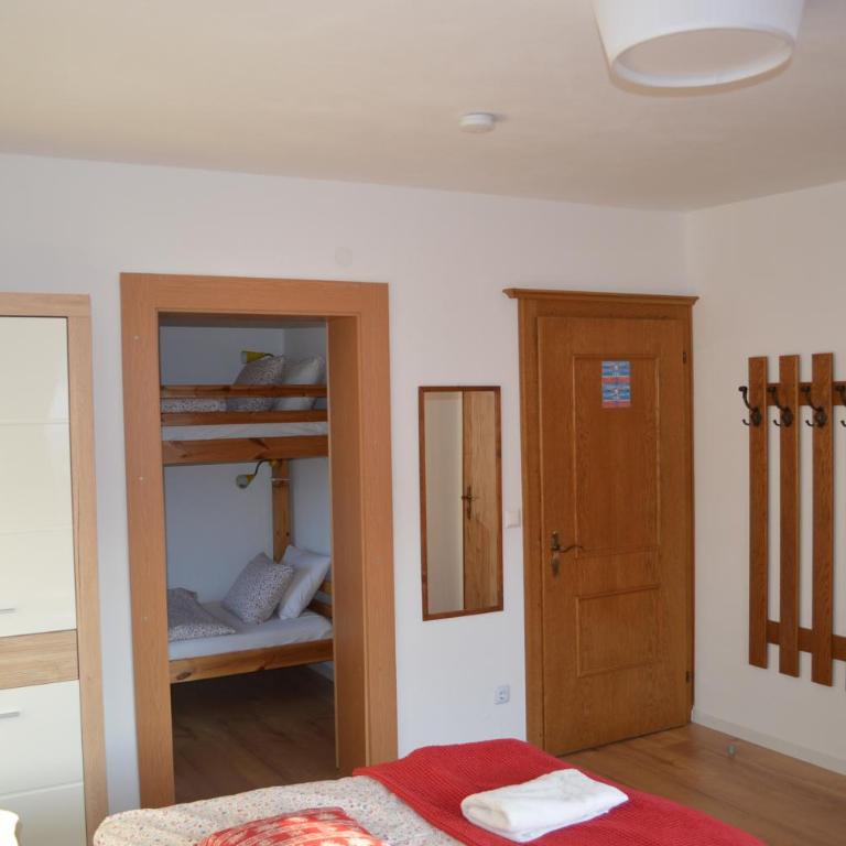 Haus Susanne - Familienzimmer mit Doppelbett - 9