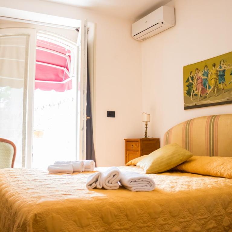 B&B I Licutiani - Double Room with Balcony and Sea View - 5