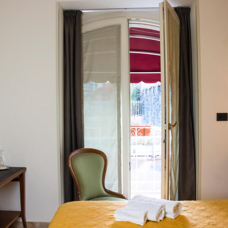 B&B I Licutiani - Double Room with Balcony and Sea View - 6