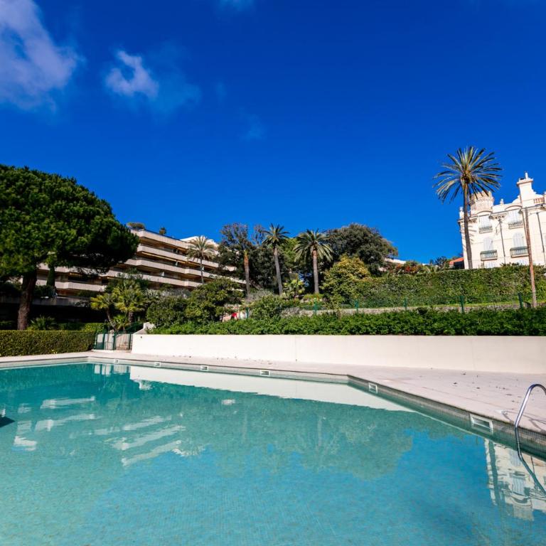 LE CHATEAU DE LA PINEDE AP4198 by Riviera Holiday Homes - Apartamento con terraza - 39