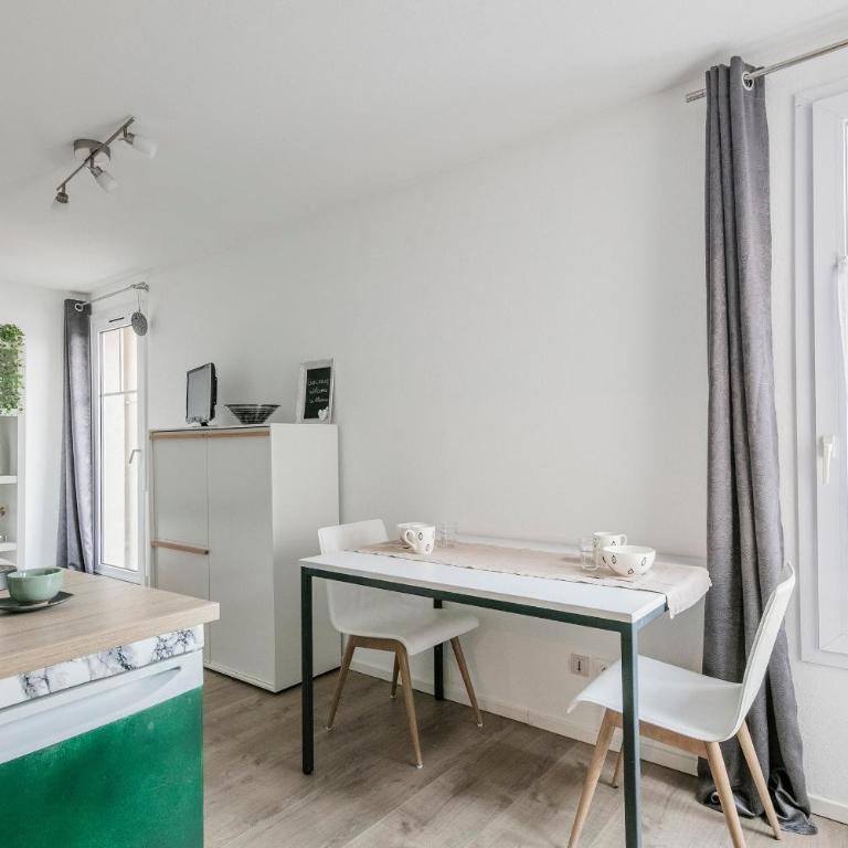 Studios avec parking, clim, balcon, proche tram - Monolocale con Vista Montagna - 18