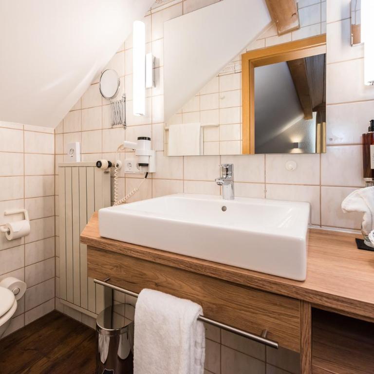 Hotel Bad Rain mit Oberstaufen PlusGolf - Standard Doppelzimmer mit Balkon - 3