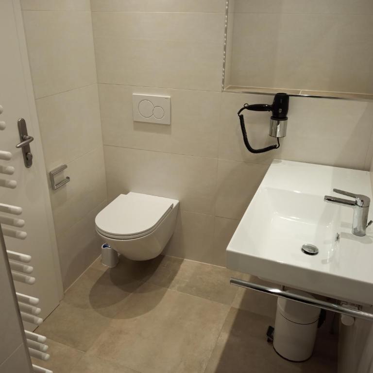 Adlerhof - Doppelzimmer - 10