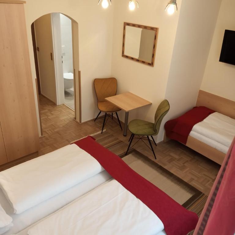 Adlerhof - Dreibettzimmer - 11