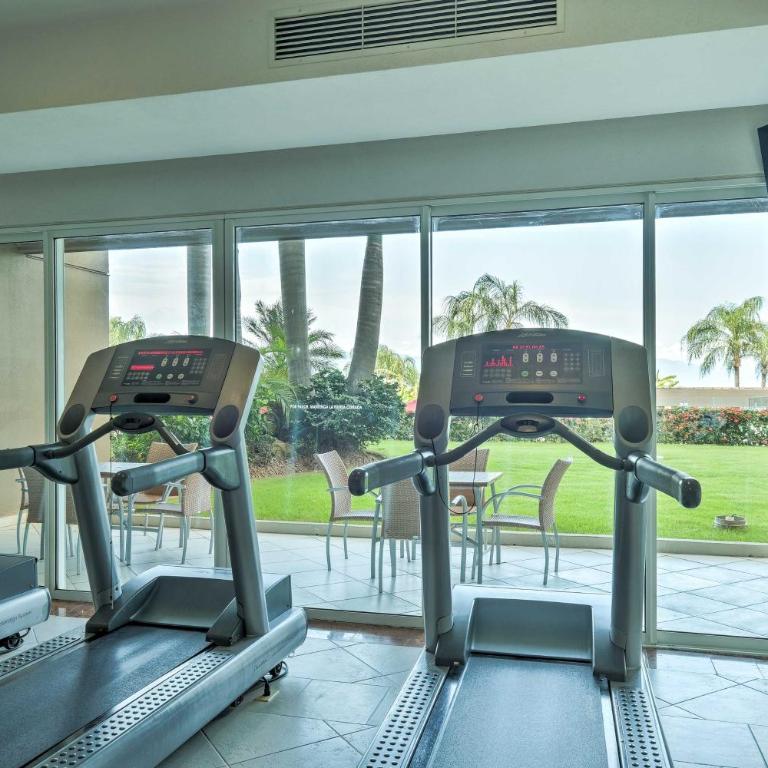 Upscale Puerto Vallarta Condo w/Beachfront Balcony - Apartamento - 24