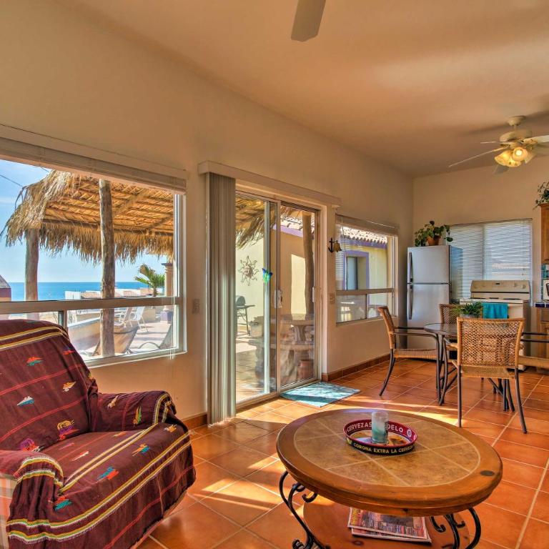 Charming Las Conchas Home w/ Patio: Steps to Beach - Casa - 3
