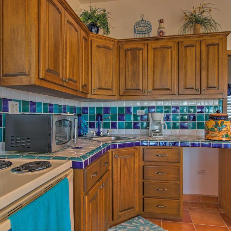 Charming Las Conchas Home w/ Patio: Steps to Beach - Casa - 9
