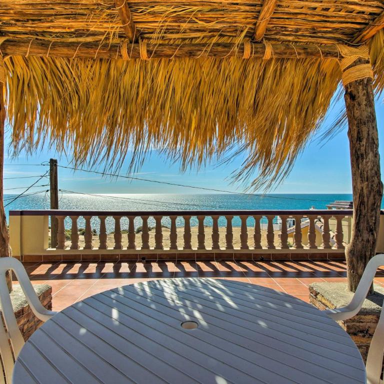 Charming Las Conchas Home w/ Patio: Steps to Beach - Casa - 18