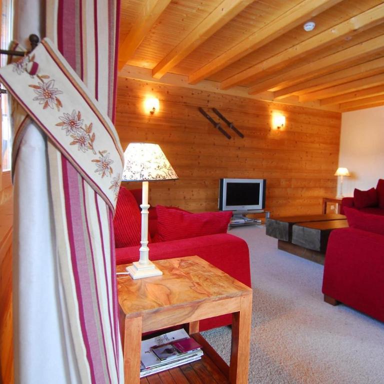 Montbeliarde - Chalet avec jacuzzi - BO Immobilier- Châtel Multipass en Été 2026 en option au tarif de 4euros par jour et par personne - Five-Bedroom Chalet - 8