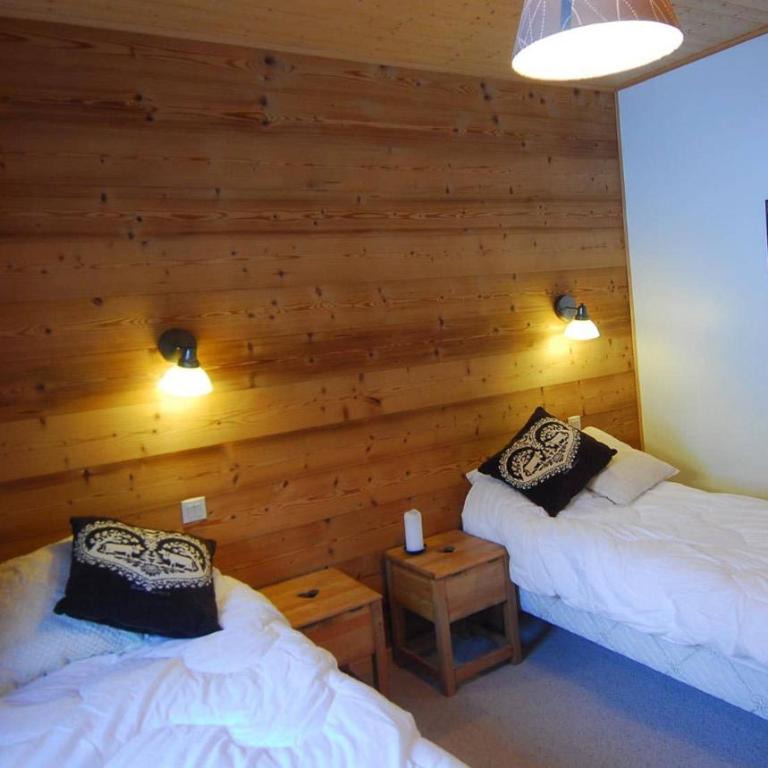 Montbeliarde - Chalet avec jacuzzi - BO Immobilier- Châtel Multipass en Été 2026 en option au tarif de 4euros par jour et par personne - Five-Bedroom Chalet - 12