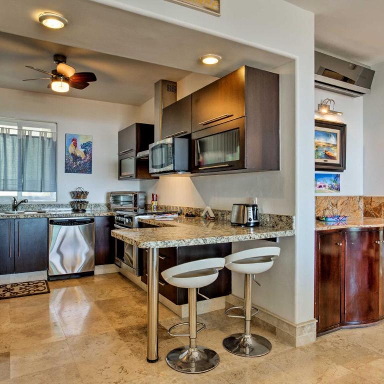 Luxury Cabo Condo w/ Balcony & Sea of Cortez Views - Apartamento - 12