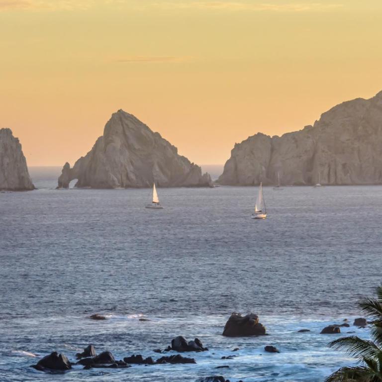 Cabo Hacienda w/ Private Pool & Rooftop Terrace! - Casa - 27