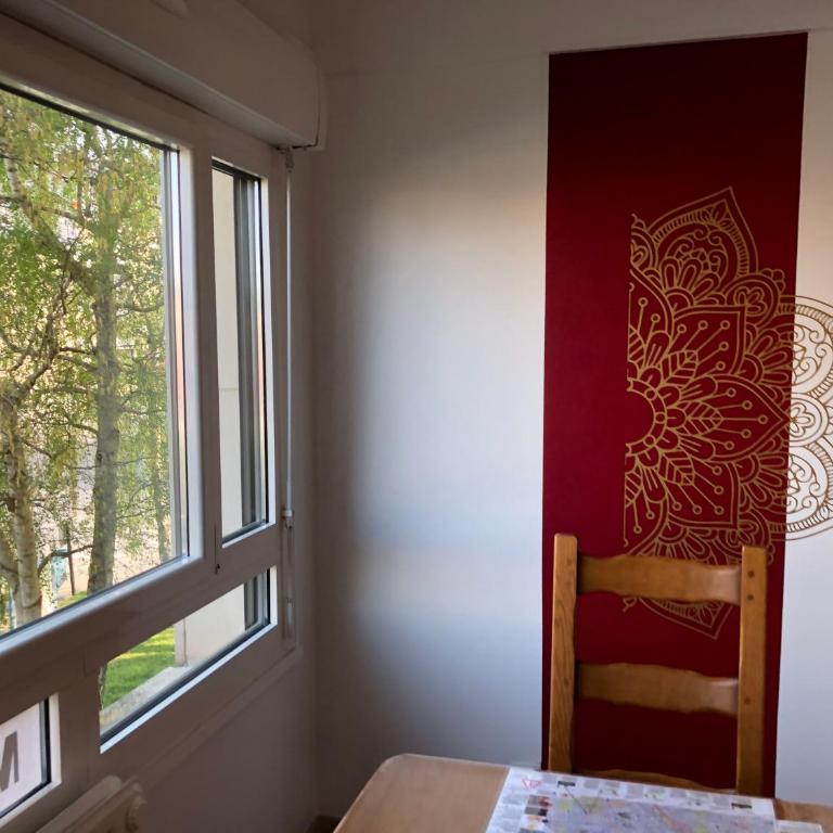 BedinReims "burgundy bottle" 110m2 Exceptional, 4 chambres doubles, 2 bain, free park & wifi, tout équipé - Appartamento - 13