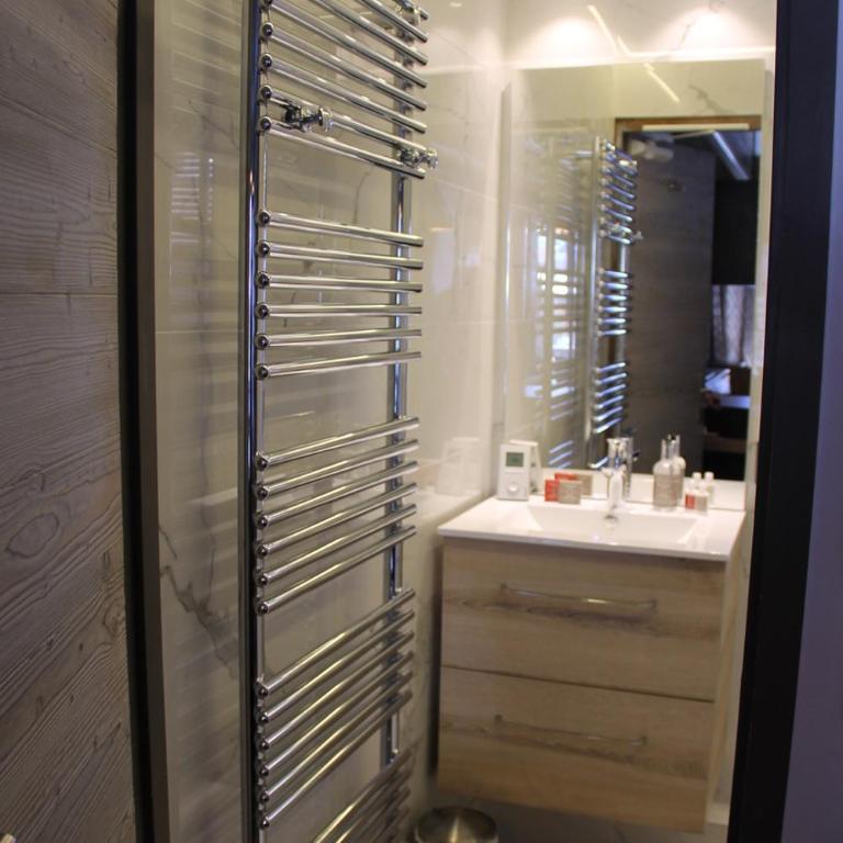 Résidence VAL VILLAGE, skis aux pieds, Duplex 3 chambres 75 m2 - by MONTBLANC LODGE - Appartement 3 Chambres - 13