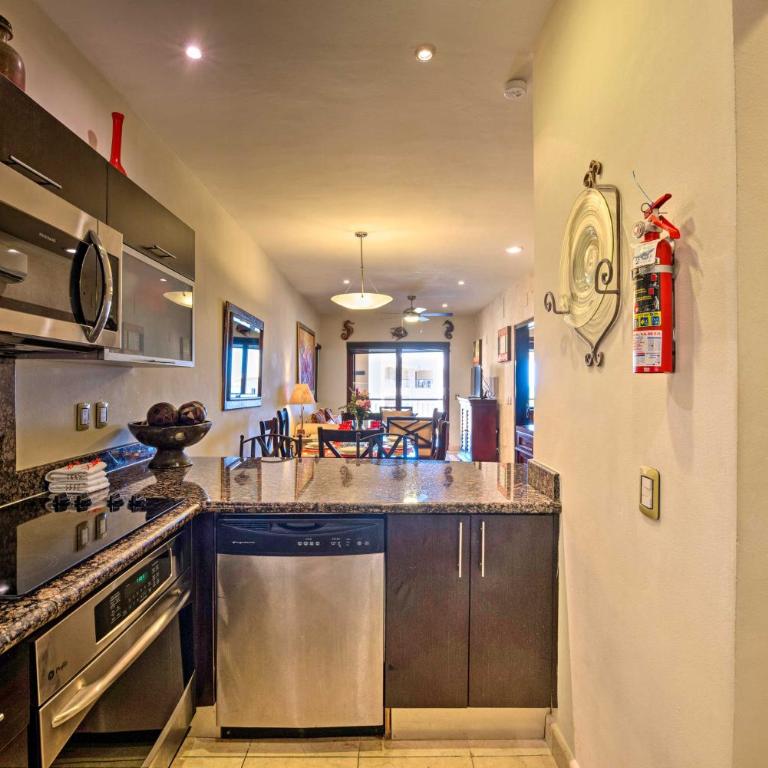 Playa del Carmen Beachfront Condo w/ Pool Access! - Apartment - 7