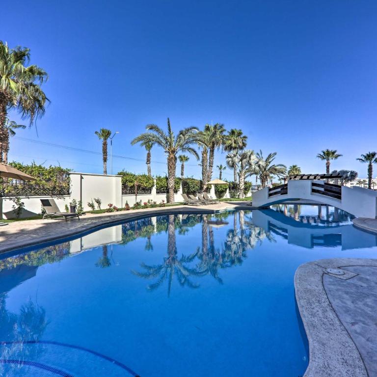 Walk to Beach: Modern Cabo Condo w/ Balcony! - Apartamento - 1