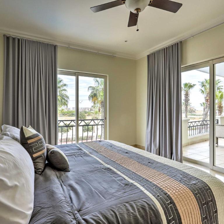Walk to Beach: Modern Cabo Condo w/ Balcony! - Apartamento - 12