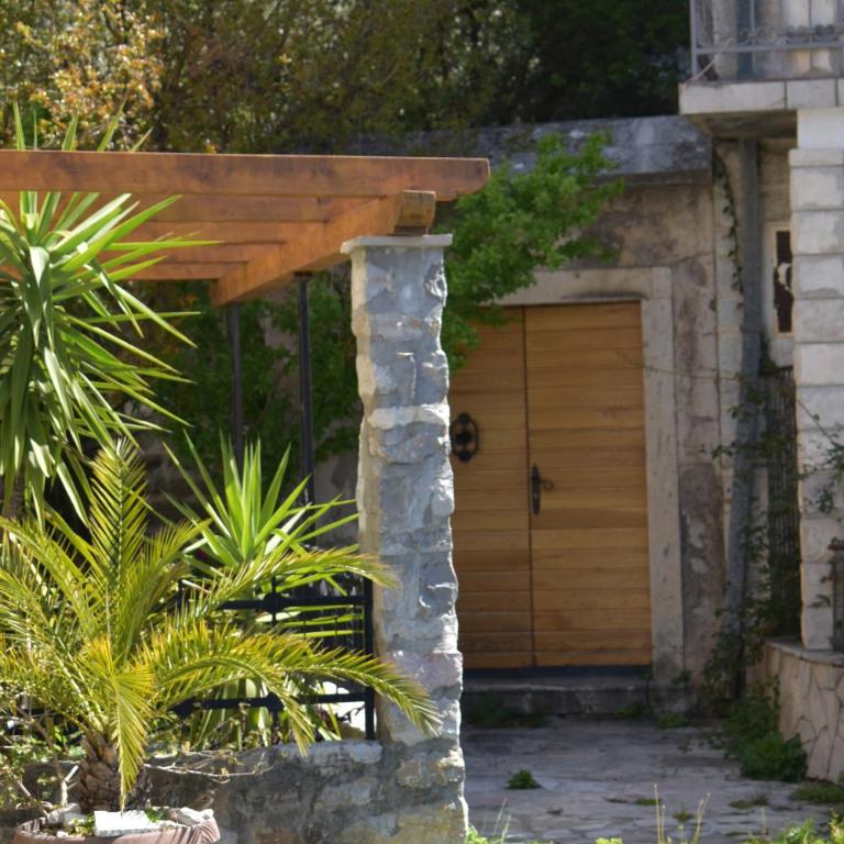 Apartments Villa Serventi - Studio with Patio and Sea View - 5
