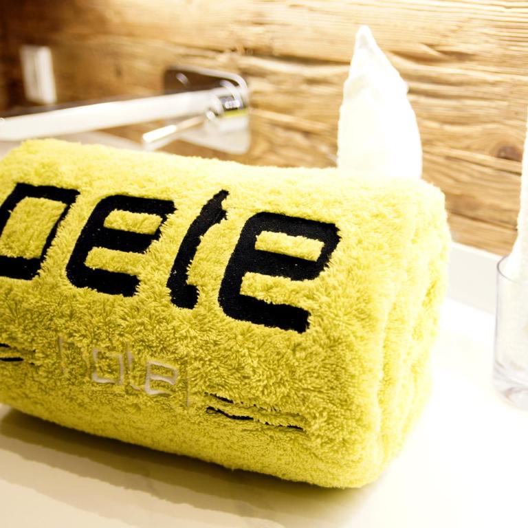 PETE Alpine Boutique Hotel - klein und fein - Private SPA Suiten und Zimmer - Einzelzimmer mit Balkon - 2