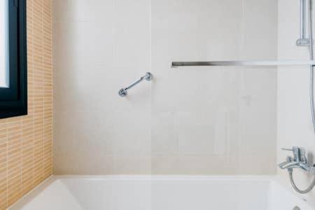 Epicenter II NUEVO y lujoso apto Parking gratis Perfecta ubicación - Apartamento de 2 dormitorios - 40