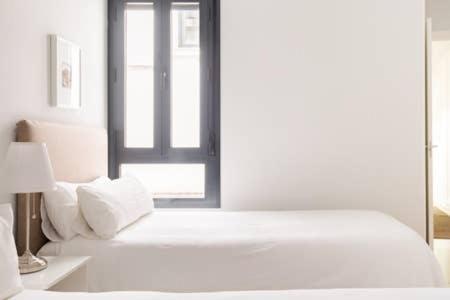 Epicenter II NUEVO y lujoso apto Parking gratis Perfecta ubicación - Apartamento de 2 dormitorios - 35
