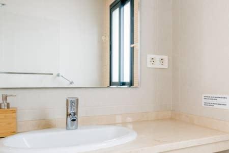 Epicenter II NUEVO y lujoso apto Parking gratis Perfecta ubicación - Apartamento de 2 dormitorios - 39
