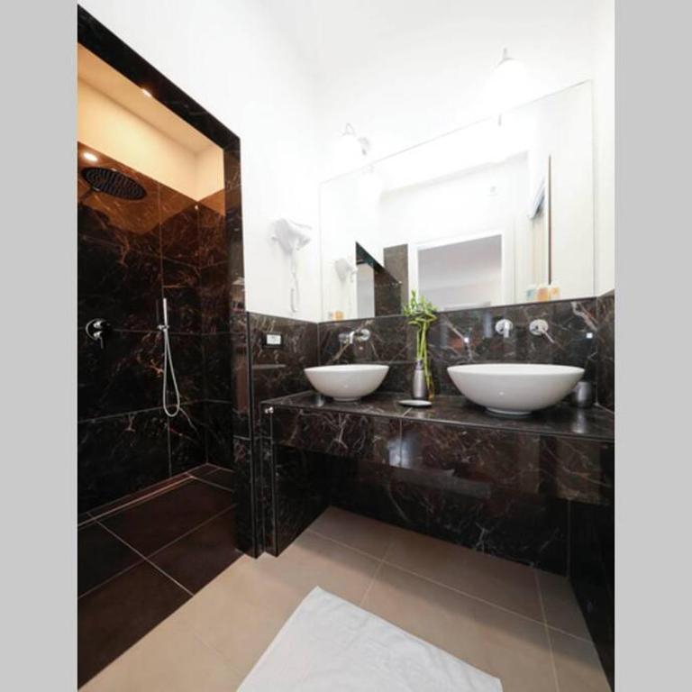 Pantheon Amazing Jacuzzi Suite - Deluxe Studio - 8