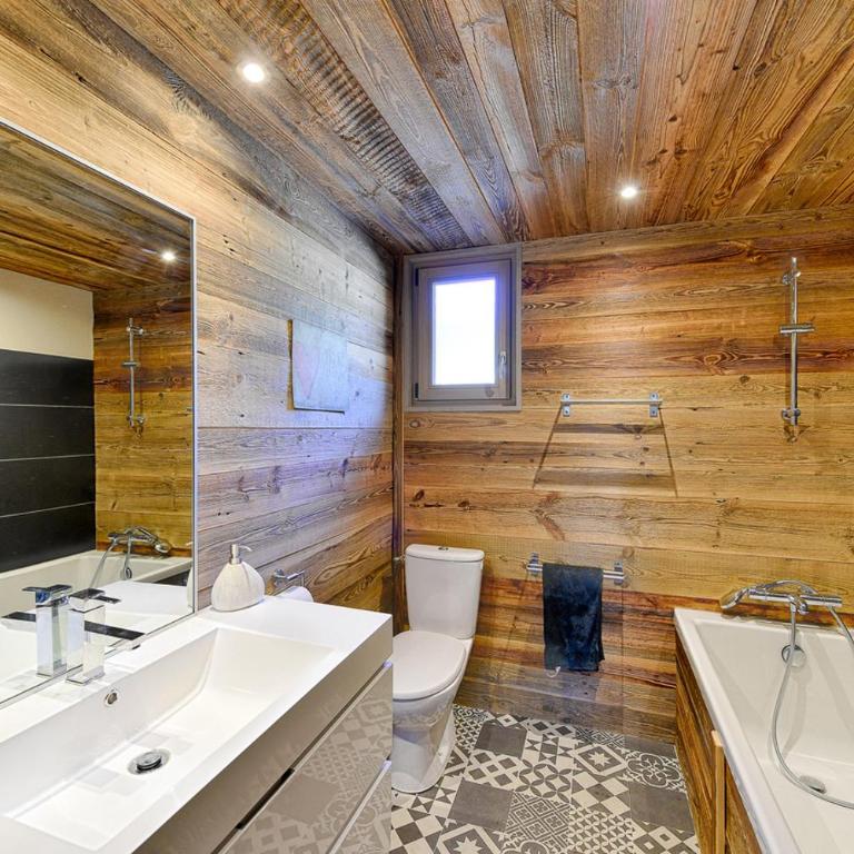 Chalet le petit Nicolas, jacuzzi, vue Mont Blanc - Chalet - 10