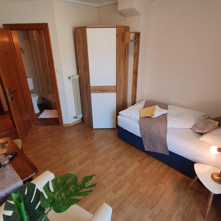 Gästehaus Bärwald - Habitación Individual con balcón - 4
