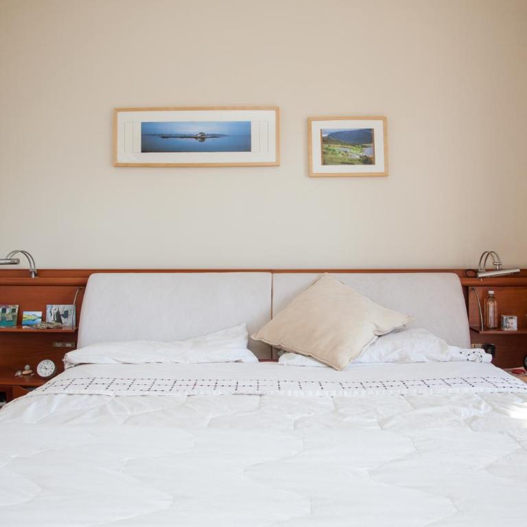 Impresionantes vistas al mar con piscina privada - Four-Bedroom House - 8
