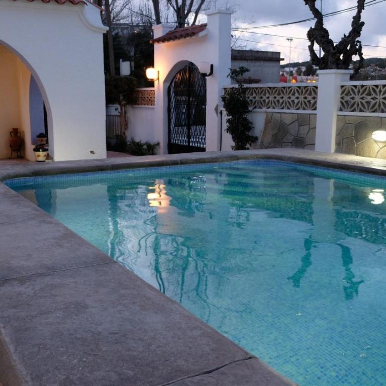 R94 Chalet con piscina privada 20m de la playa Calafell - Villa - 3