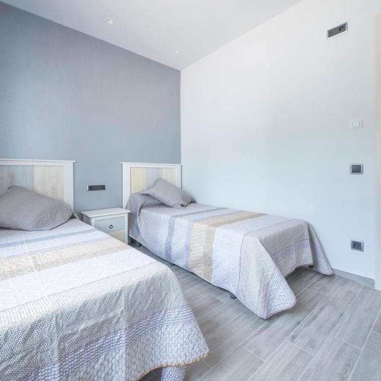 R94 Chalet con piscina privada 20m de la playa Calafell - Villa - 14