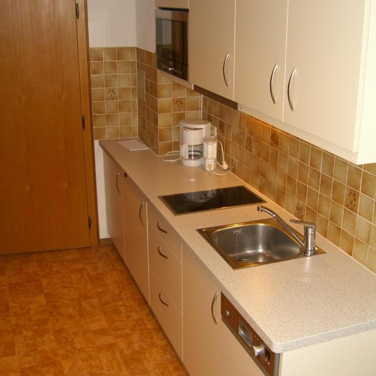 Gästehaus Hofer - Apartment mit 2 Schlafzimmern und Balkon - 1