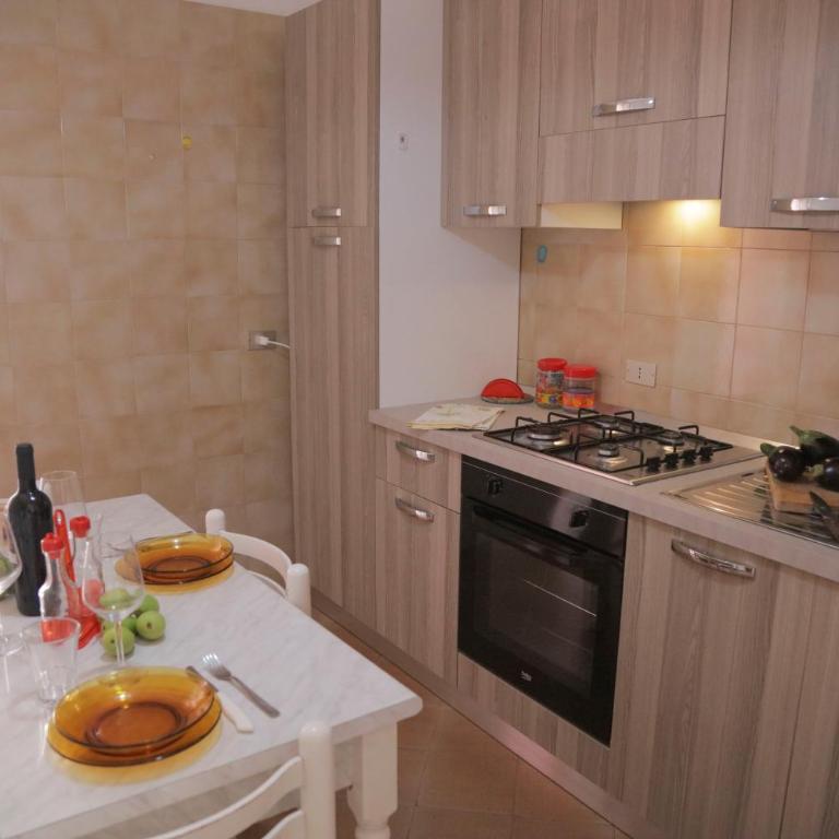 Casa Rosa - Appartamento con 2 Camere da Letto - 8