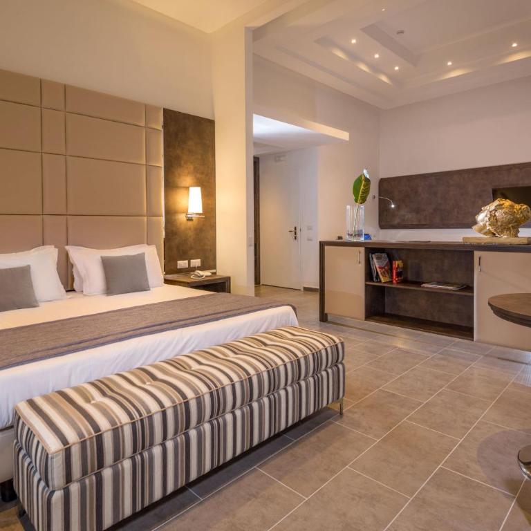 Hearth Hotel - Junior Suite - 8
