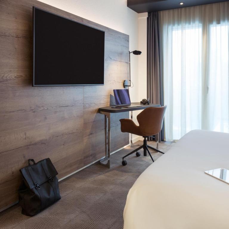 Novotel Lausanne Bussigny - Executive Zimmer mit 1 Queensize-Bett und Balkon - 12